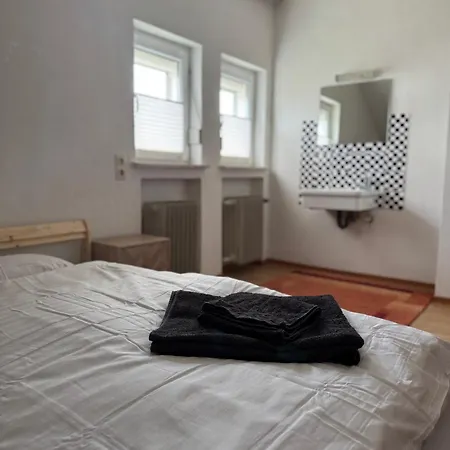 Modernes Ruhiges Bei Kassel - Ganzes Mit 4 Schlafzimmern, Sauna & Garten * Niedenstein